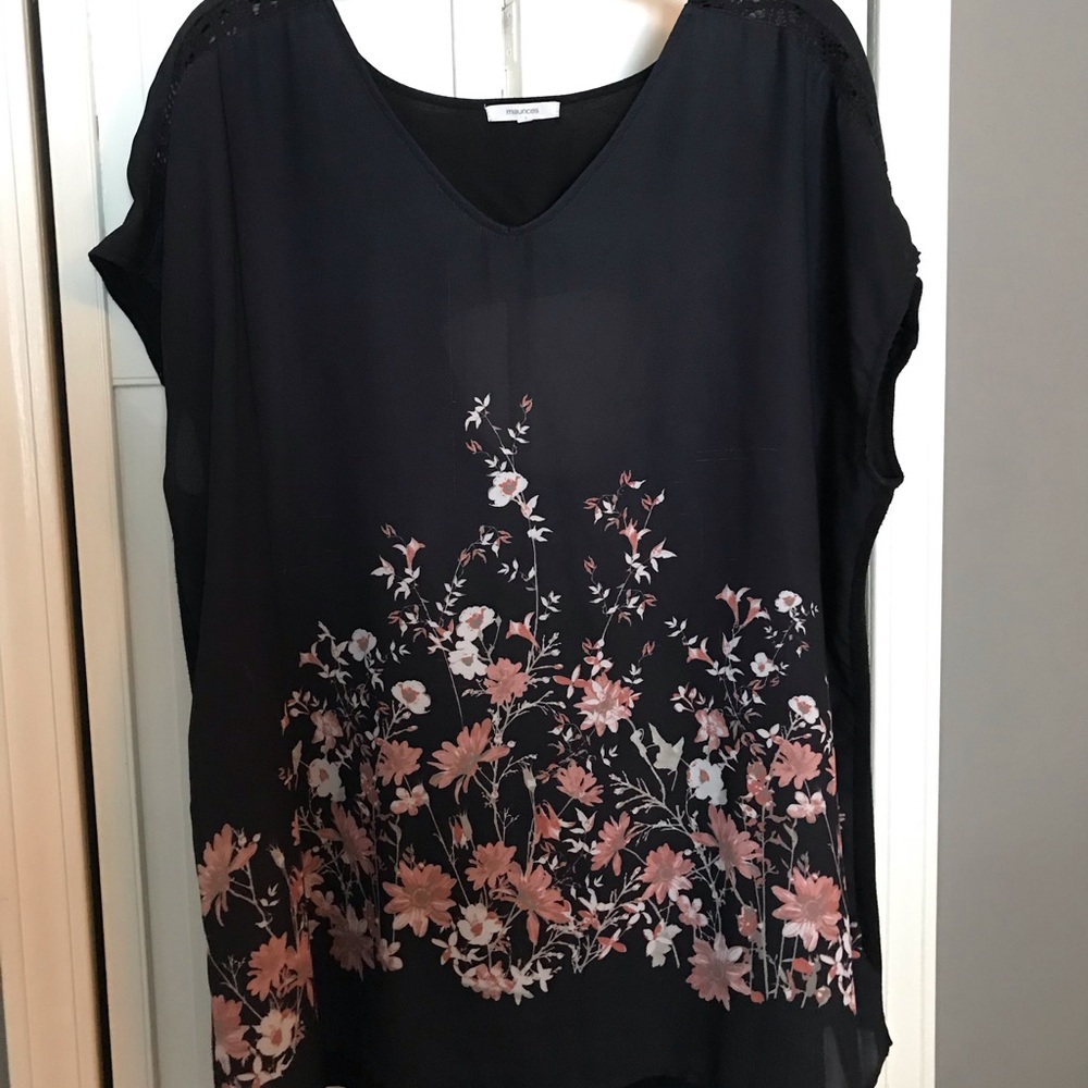 Cute Women’s Blouse (Maurice’s Size 3)